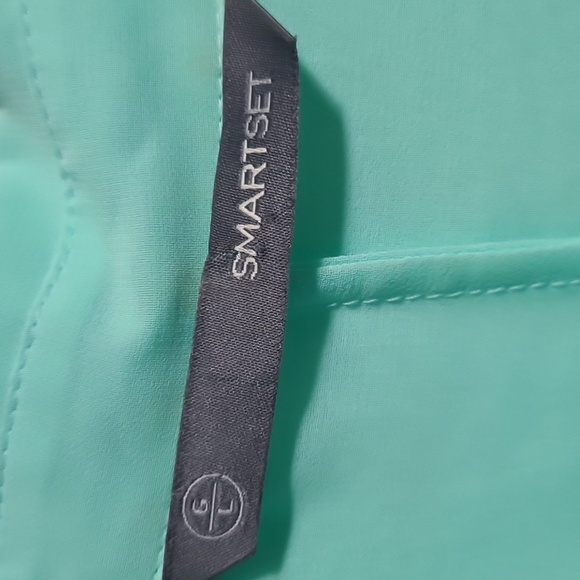 🟡Smartset  Sleeveless Blouse - Picture 3 of 8